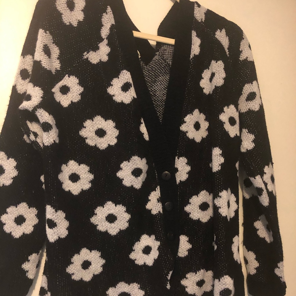 Cute L.A. Hearts floral cardigan